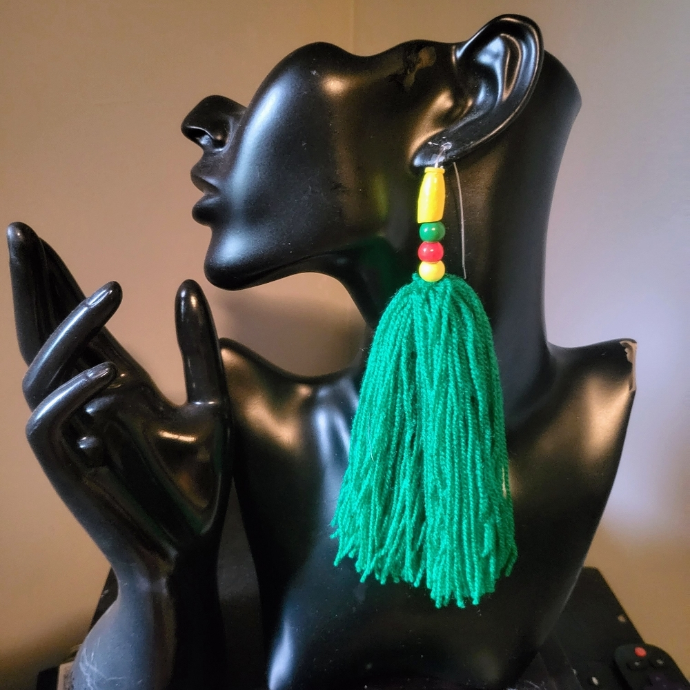 Chic African inspired drop yarn earrings.